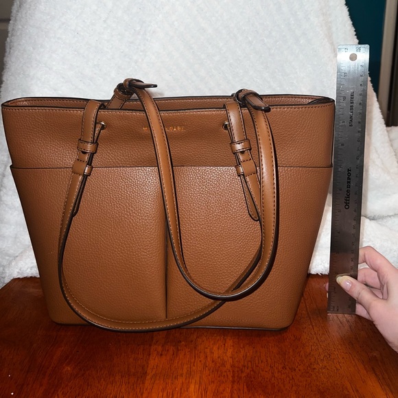 Michael Kors Bedford purse - Picture 15 of 17